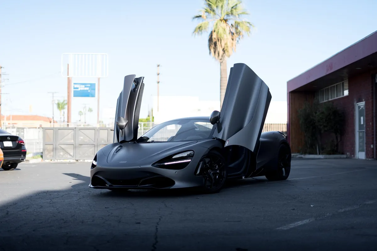 Ezie Wraps 1 ceramic coating work in Canoga, CA