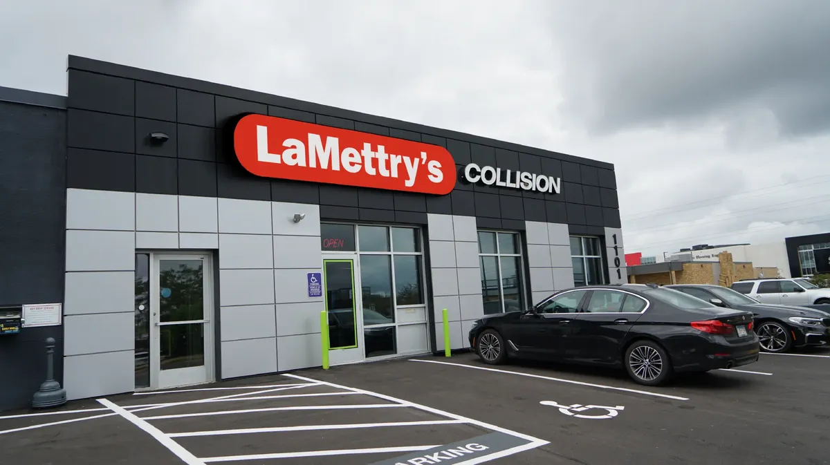 Lamettry's Collision — Bloomington MN